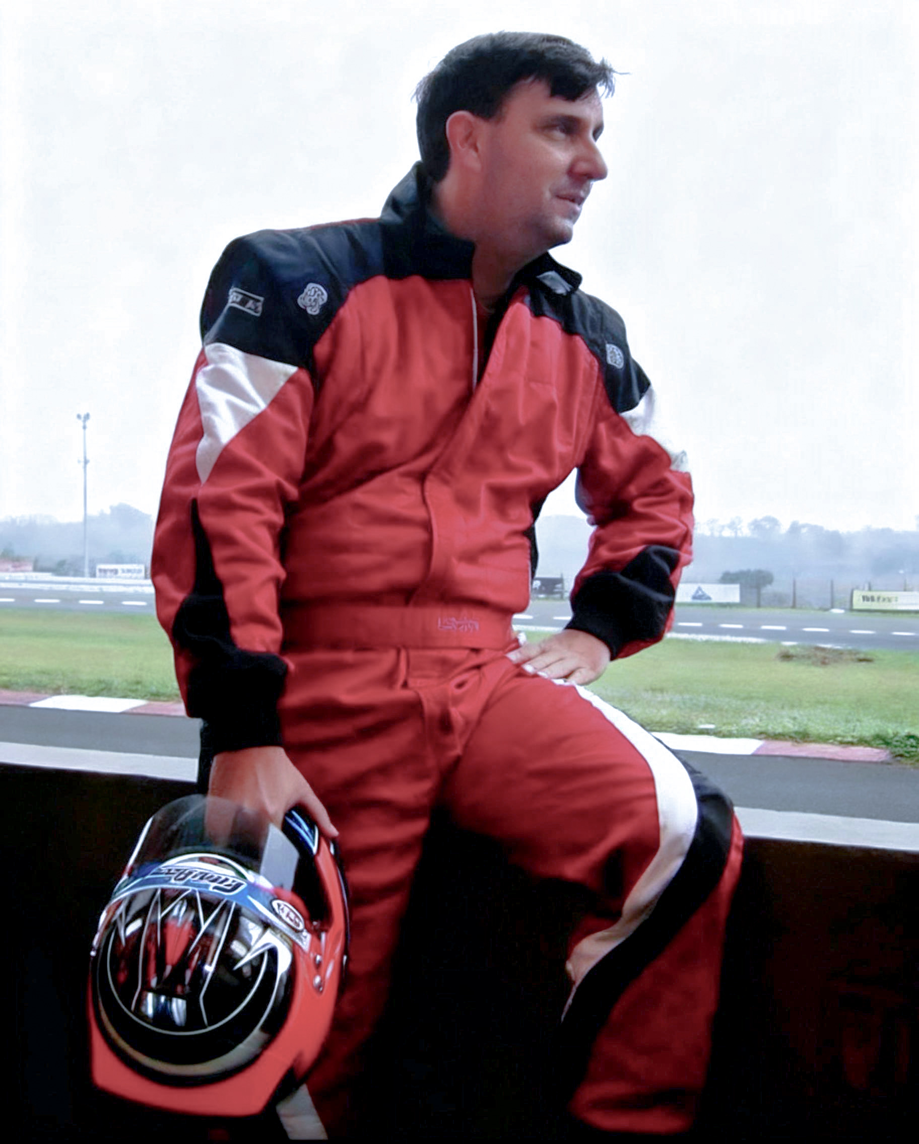 Adilson Figlie, driver coach da Xtreme Kart, no box